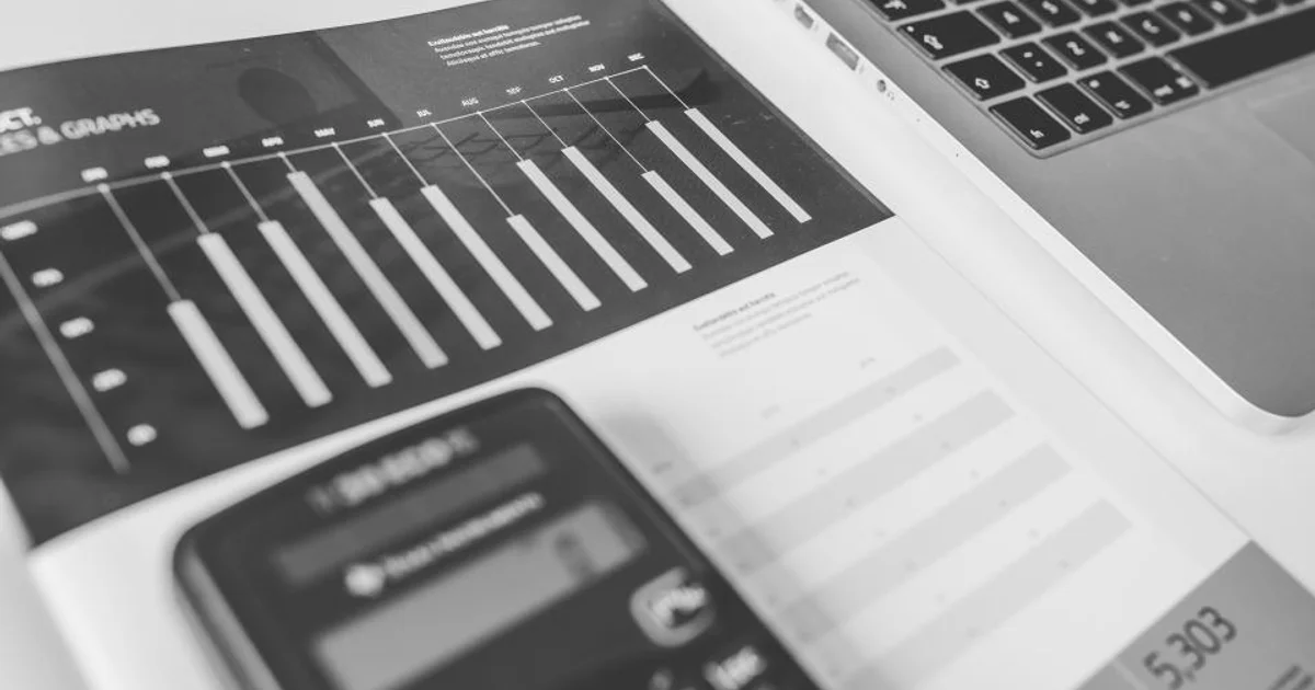 Dividend Calculator Guide 2026: Project Income, DRIP & Yield